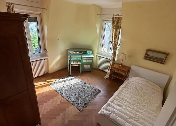 Laura ローザンヌ